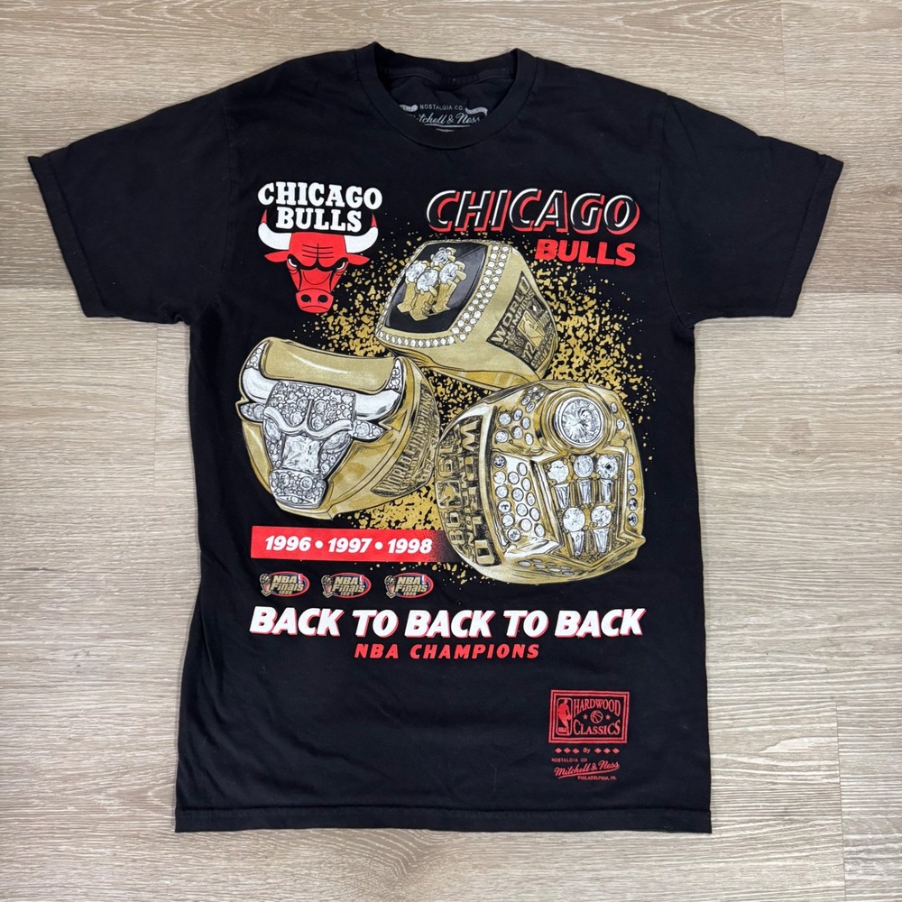 Mitchell & Ness T-Shirt Mens Small Black Chicago Bulls NBA Championship Rings